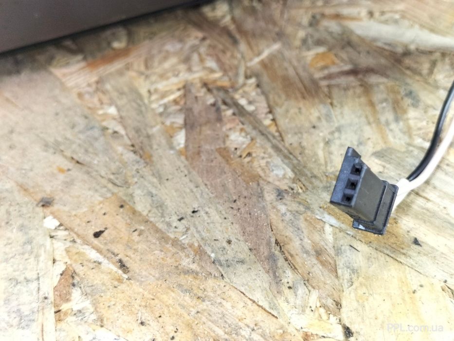 Audi Q3 8U 2011-2018 спойлер крышки багажника 8U0827933