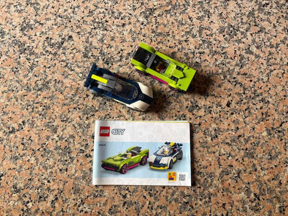LEGO — Carros da polícia e vaivém 60415 + 31134