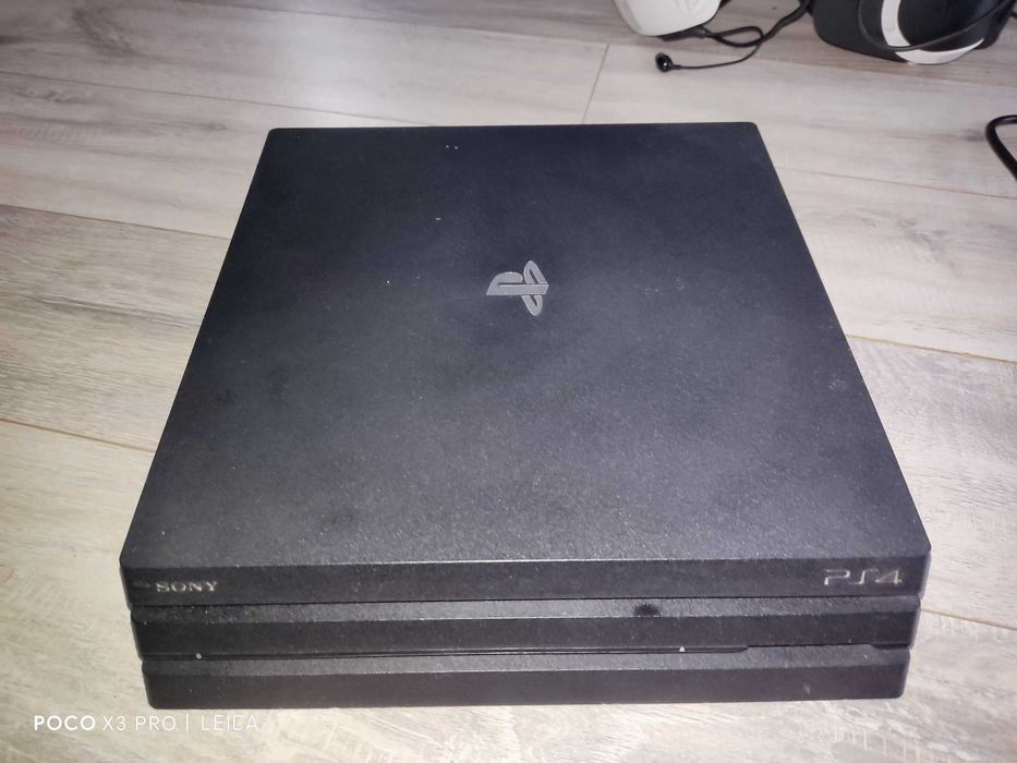 Zestaw PS4 Pro 1TB + VR + 2x Move + 9 Gier | MEGA PAKIET!