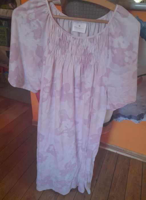 Koszula nocna z różowym wzorem 46