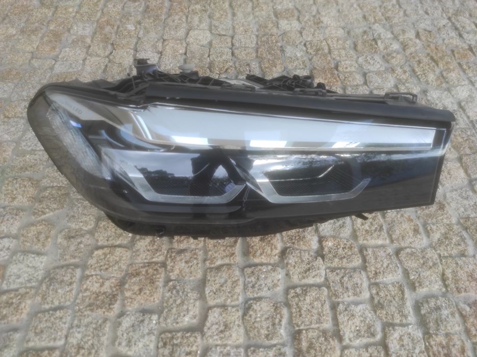 Farol direito BMW série 5 G30 G31 LCI Full led