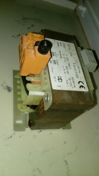 Transformator 220-380v 21.4v 900 va