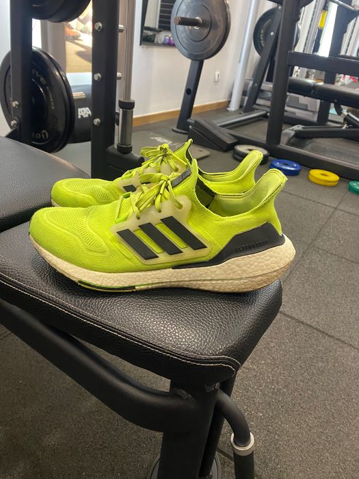 Adidas Ultraboost em bom estado