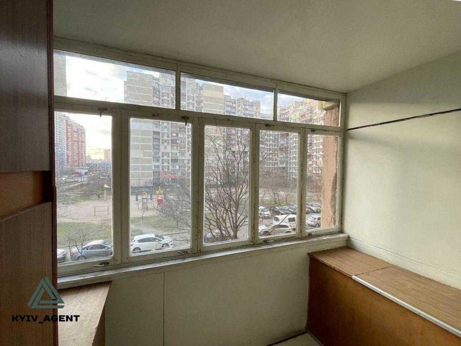 4 окремі кімнати по вул  Олександри Екстер 12 ! Низький поверх