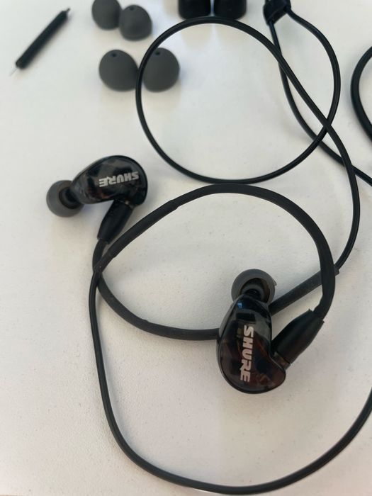 auscultadores in ear Shure SE215