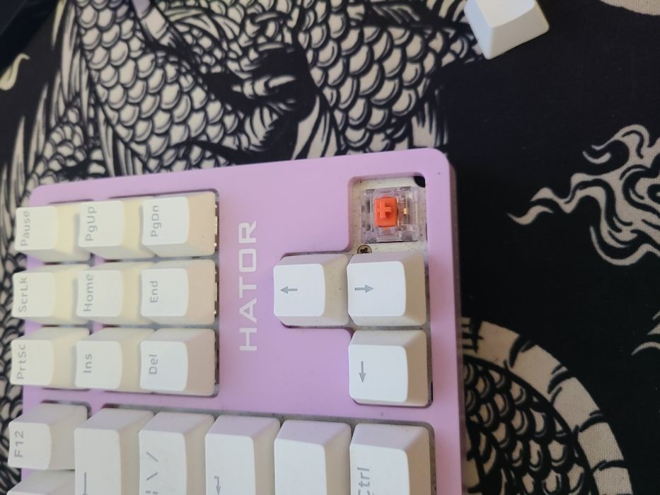Продам клавиатуру HATOR