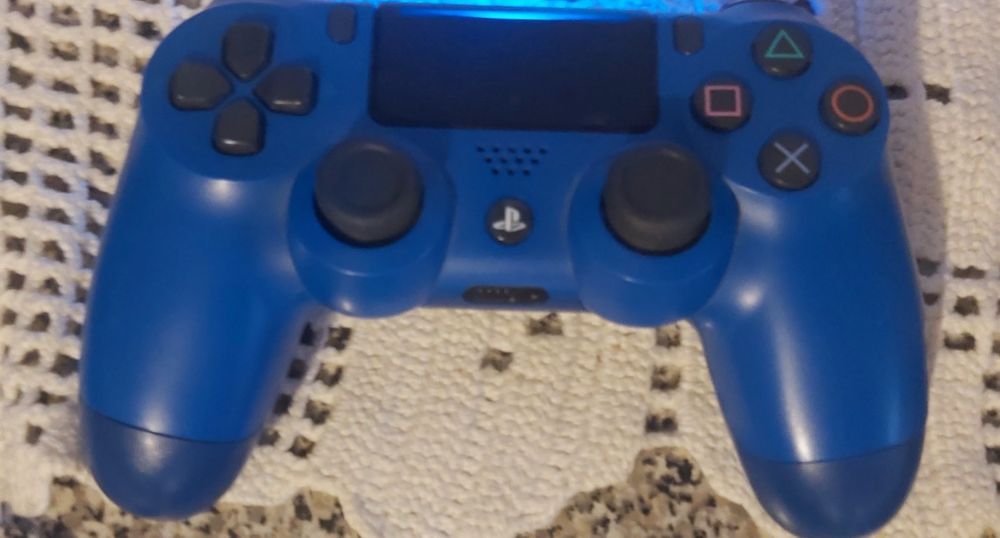 Ps4 jogos e comando.