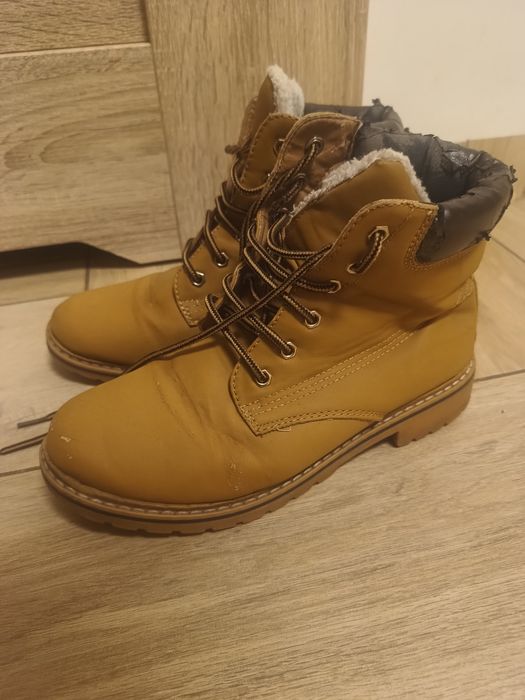 Damskie musztardowe buty traperki wiązane ocieplane botki 39
