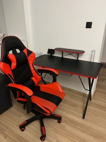Sprzedam biurko z fotelem