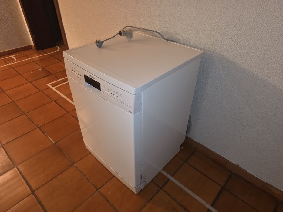 Máquina Lavar Loiça Siemens SN236WO2KE