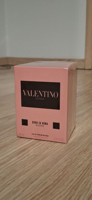 Valentino Donna Born In Roma Intense