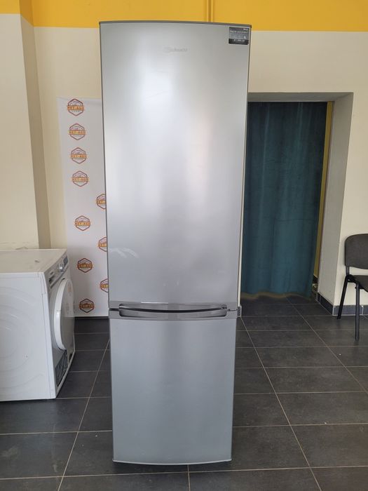 Duża Lodówka firmy Bauknecht z możliwością dostawy