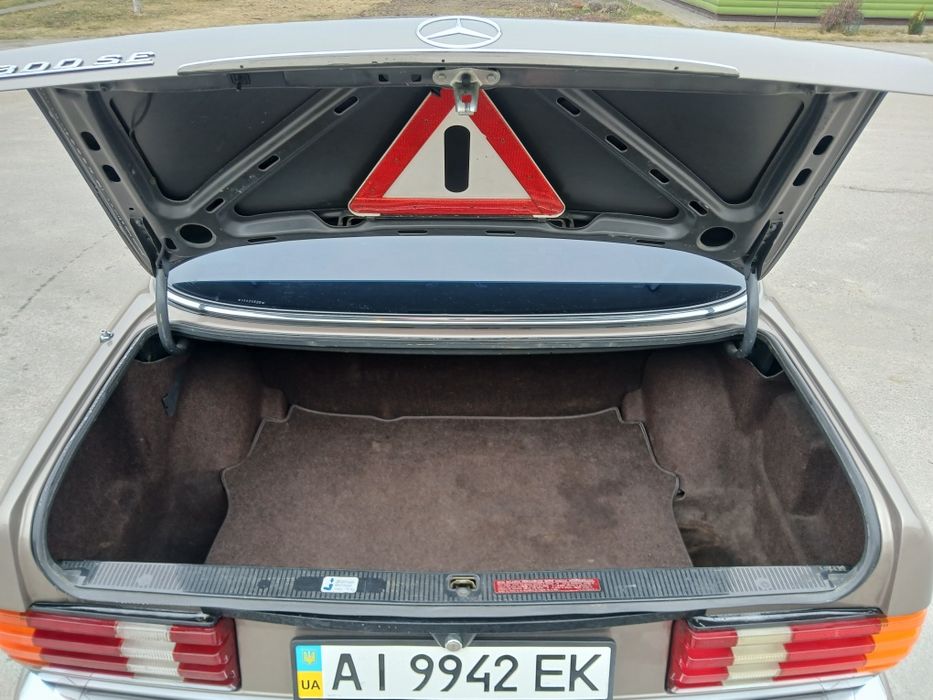 Мерседес W126 SE300 90рік