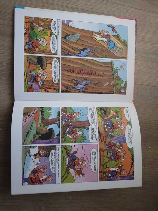 Livros BD “Polegarzito (As botas de sete léguas)” e “Branca de Neve”