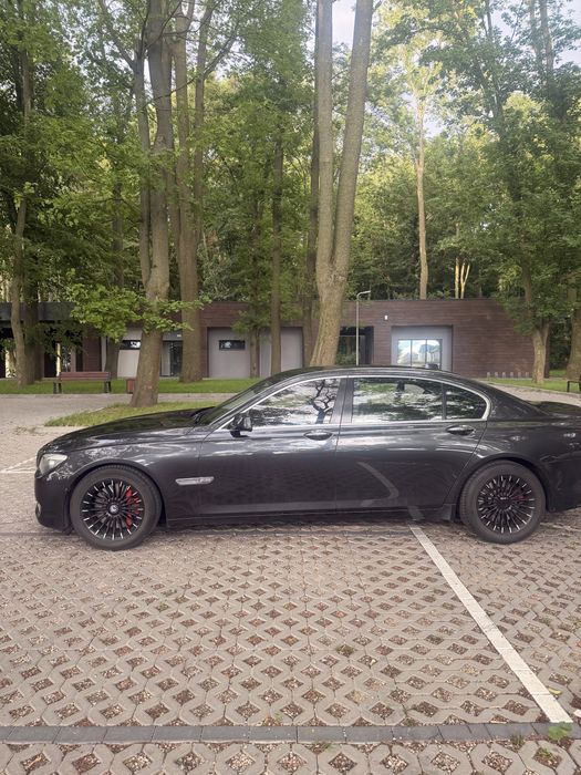 BMW Seria 7 F01 750i xDrive | 4.4 V8 | 450 KM | 2009 | Czarna Limuzyna