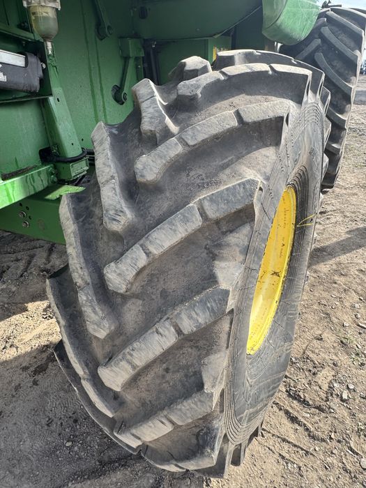 Продам John Deere S690