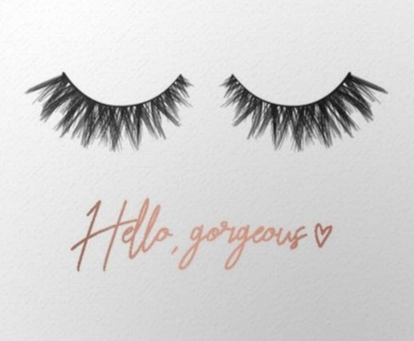 Chętne modelki na stylizację rzęs