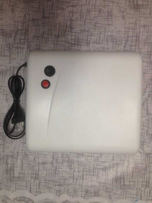 Ультрафіолетова сушилка для нігтів