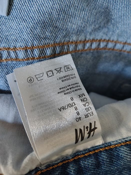 Spódnica jeansowa firmy H&M rozmiar 40 niebieska z przetarciami