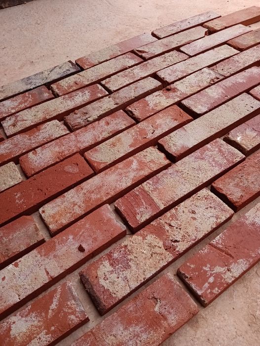 Płytki ze starej cegły