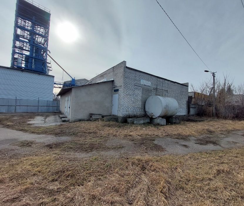 Продам комерційне приміщення/ склад / готовий бізнес. Фасадна ділянка.