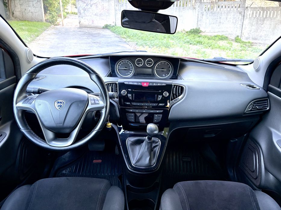 Lancia Ypsilon 2012