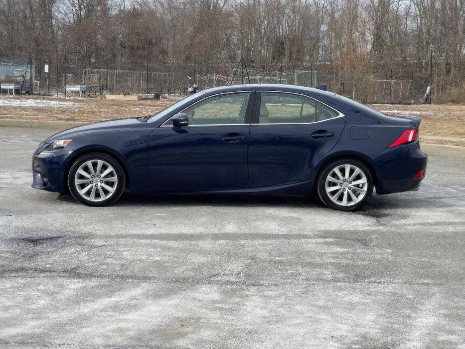 Lexus IS 300      2016