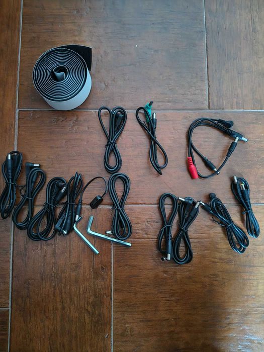 Pedalboard c/ power supply integrada Harley Benton Spaceship Power 60-B