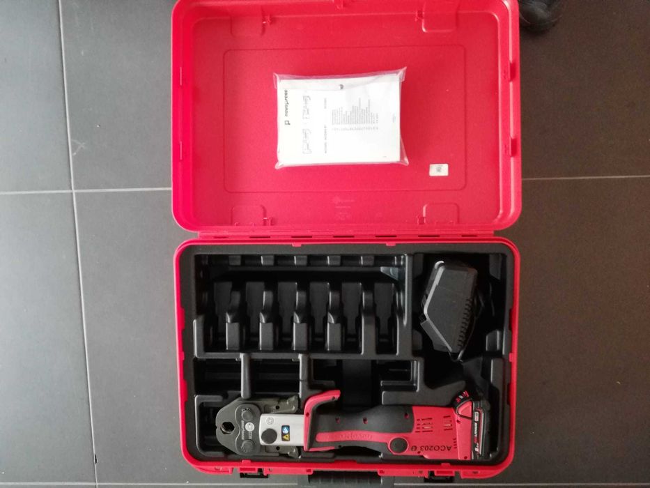 Vendo alicate crava tubos Novopress ACO203 XL (novo)