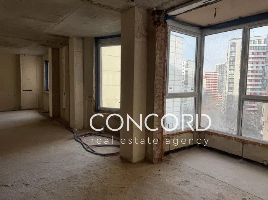 Липковского (Урицкого) ул., 18. Метро Вокзальна. Соломʼянський район