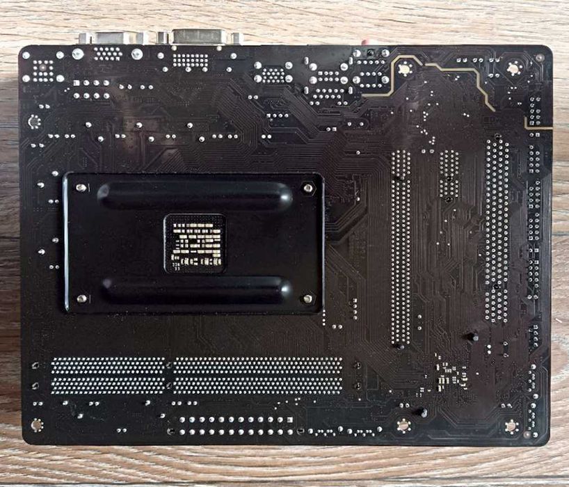 Материнська плата FM2+ GigaByte GA-F2A68HM-DS2 DDR3 VGA+DVI USB 3.0