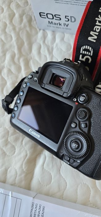 Canon 5D Mark IV
