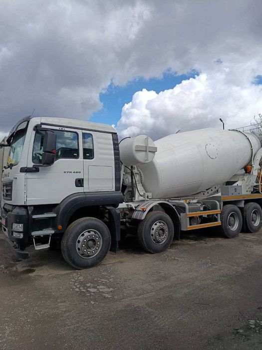 Автобетонозмішувач SINOTRUK C7H 12 кубів 8х4