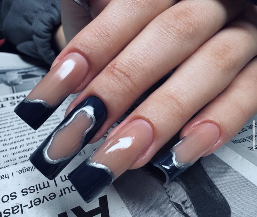 Манікюр,нарощення нігтів