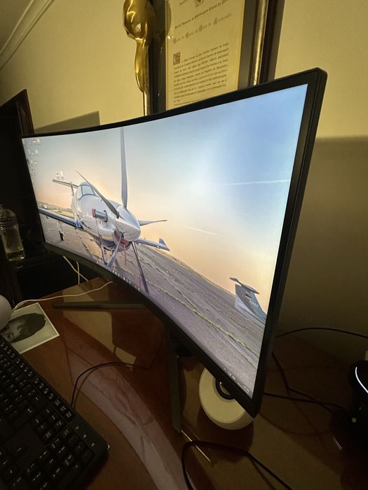 Monitor Gaming curvo AOC 34” cu34g4
