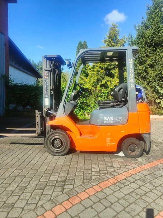Sprzedam wózek widłowy Toyota