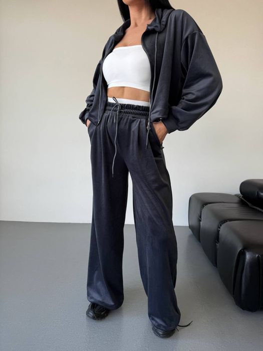 ВЕЛЮРОВИЙ костюм у силі Barbie core