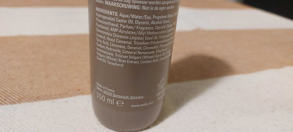 Wella EIMI Nutricurls Fresh Up  Spray do loków