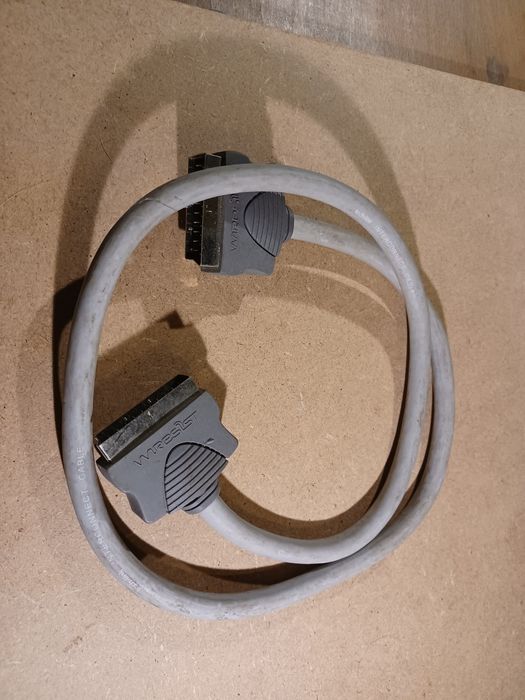 Cabo SCART Interconnect Cable.