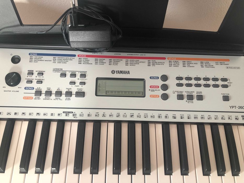 teclado yamaha YPT-260 + Tripé