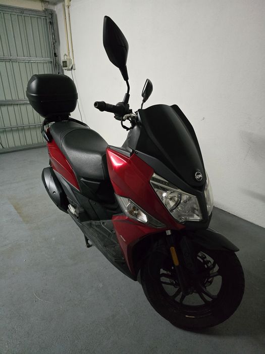 Sym jet 14 com top case