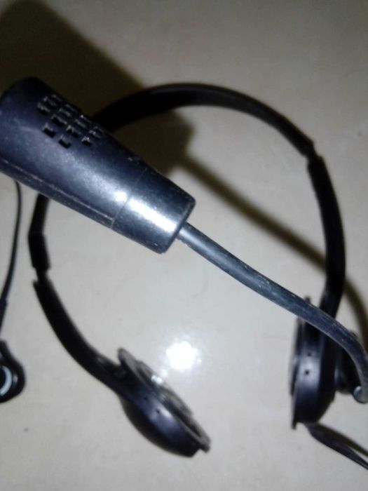 auscultadores com e sem microfone antigos
