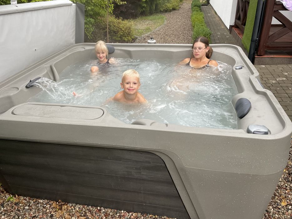 Jacuzzi, domek nad jeziorem, mazury, sauna, Jeziorak, Siemiany