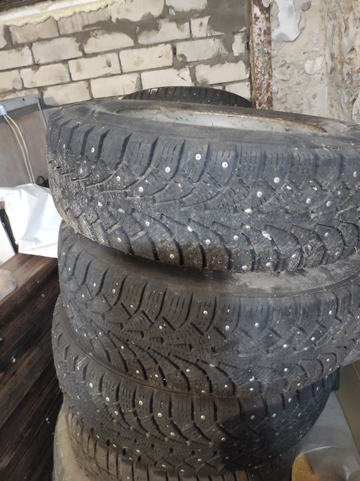 Продам шини з дисками