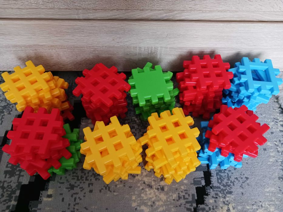 Klocki kreatywne duże wafle 90 el.. Stan bdb