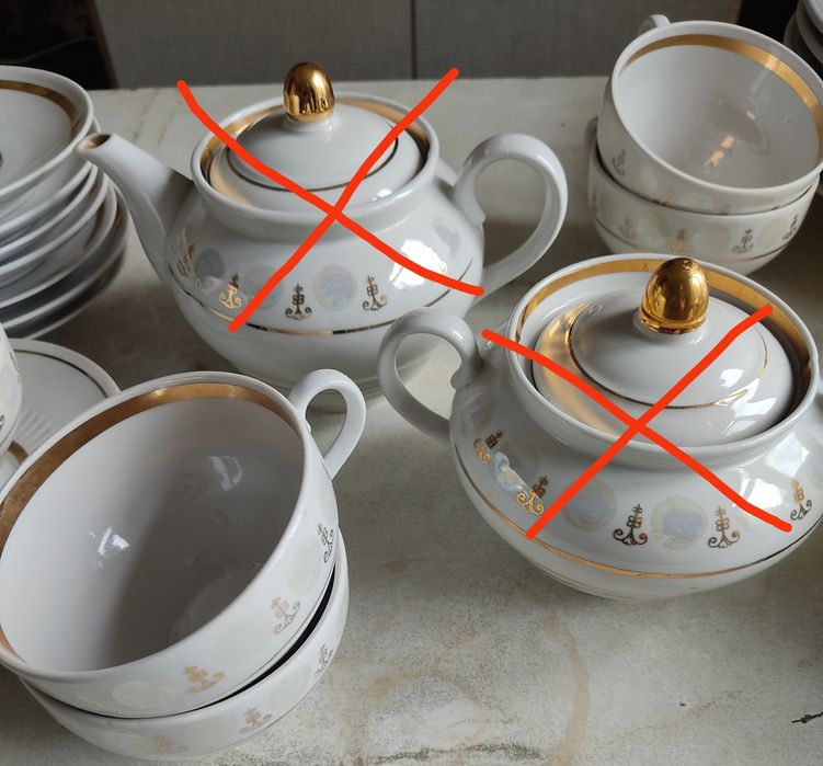 Чашки с блюдцами