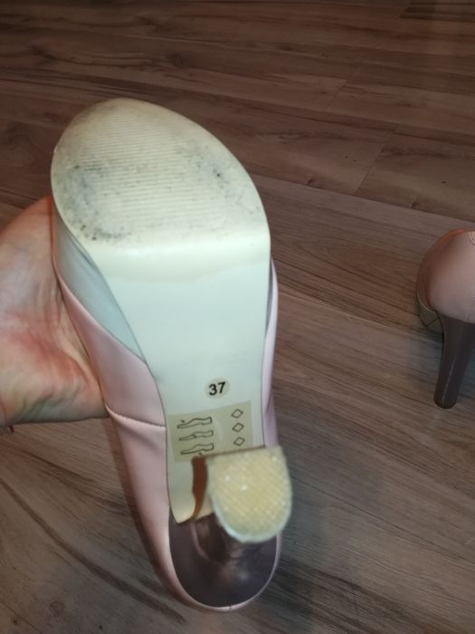 Pantofelki Centro 37