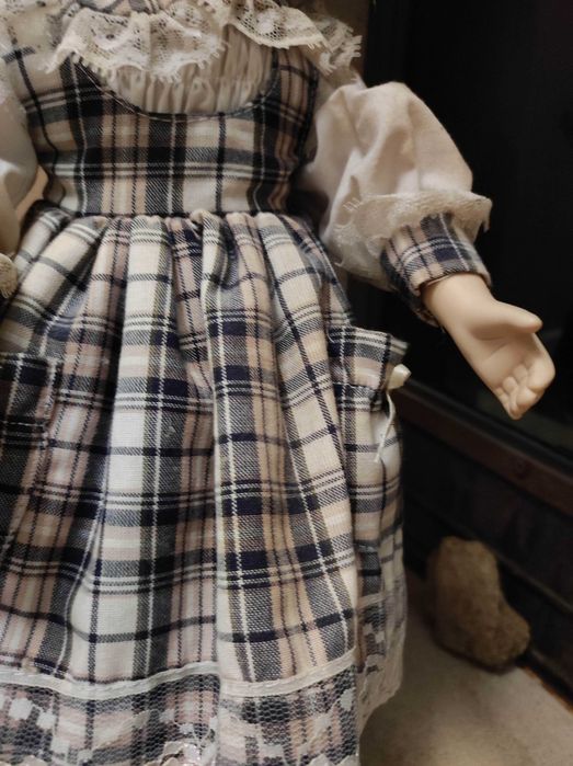 Boneca vintage em bom estado