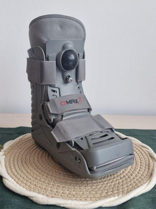 Krótka orteza stopowo-goleniowa , but ortopedyczny rozmiar M