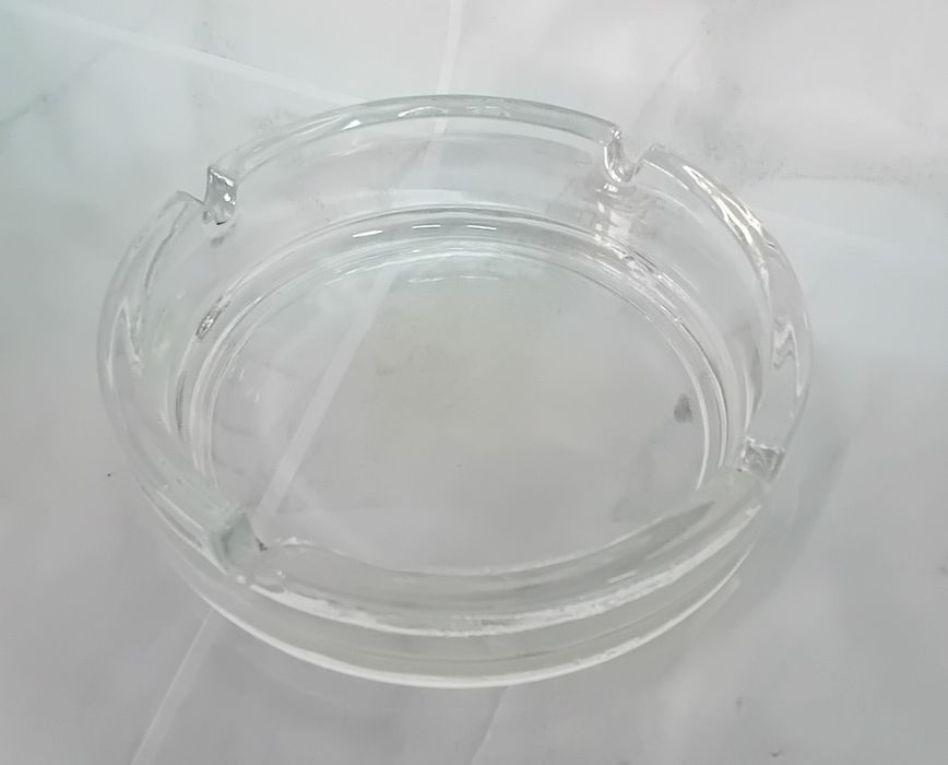 2 cinzeiros em vidro